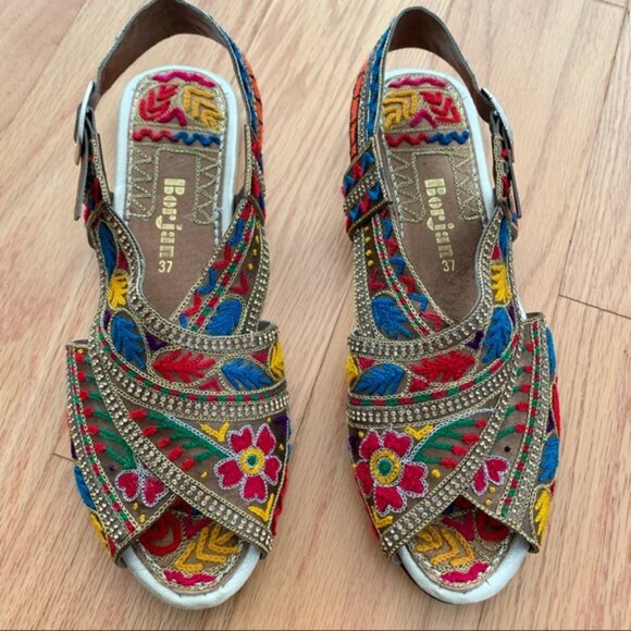 Embroidered oho ummer andals - Picture 6 of 10